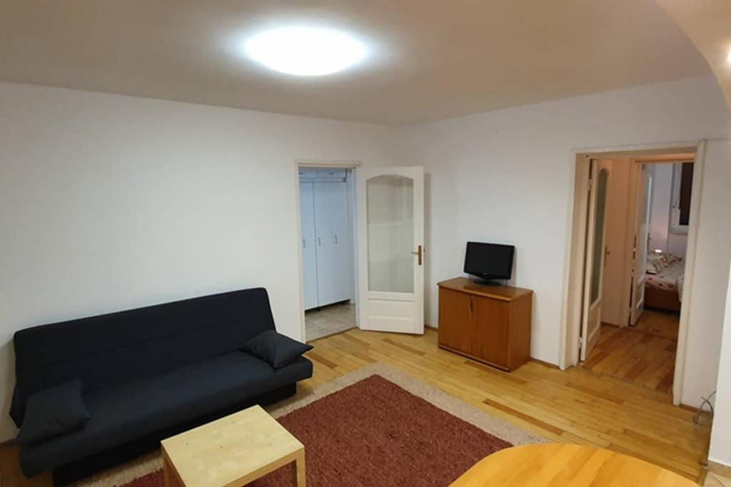 Titian'S Cozy Apartment Sibiu Ngoại thất bức ảnh